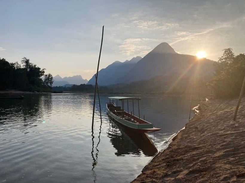 Nong Khiaw: 2-Day Trekking,Hmong village,Home Stay&Kayaking - Guide quality and group size