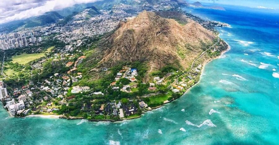 Oahu: Diamond Head Crater Hike and North Shore Experience - Macadamia nuts and the limits of a shopping stop