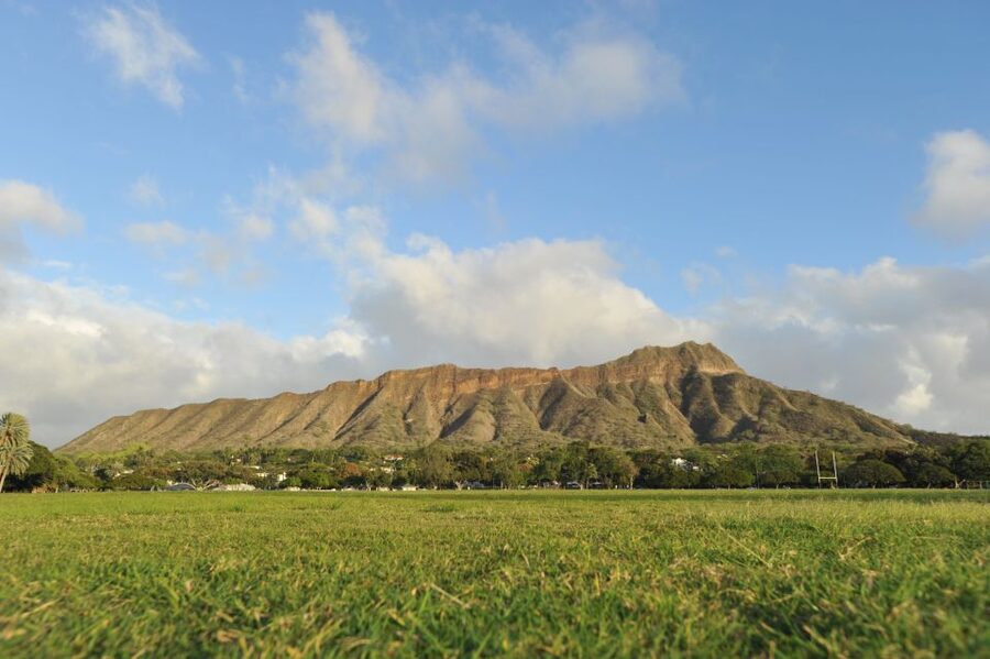 Oahu: Diamond Head Hike with Roundtrip Transportation - Reaching the summit for Waikiki and Pacific views
