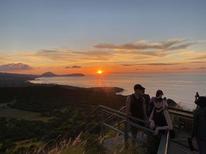 Oahu: Diamond Head Hike with Roundtrip Transportation - How the language setup affects the experience