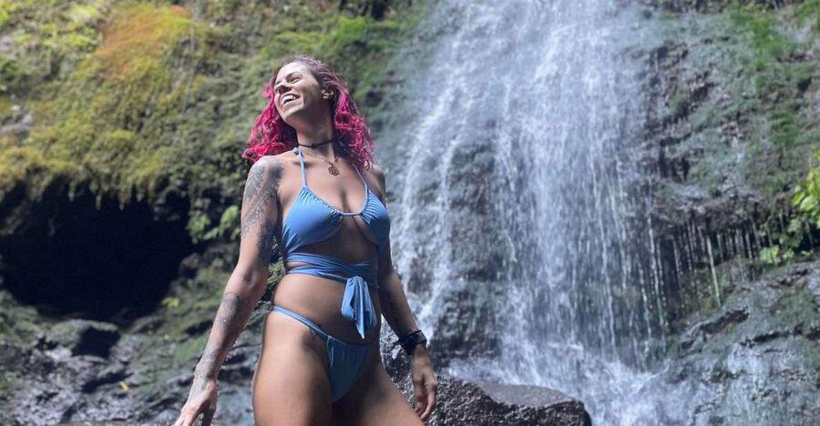 Oahu: Hidden Hawaii Waterfall Hike and Beach Tour - Kailua for a snack and a breather