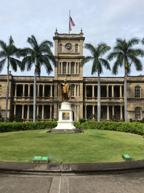 Oahu: Manoa Falls Hike and east side beach day - A local-style lunch stop in Kailua