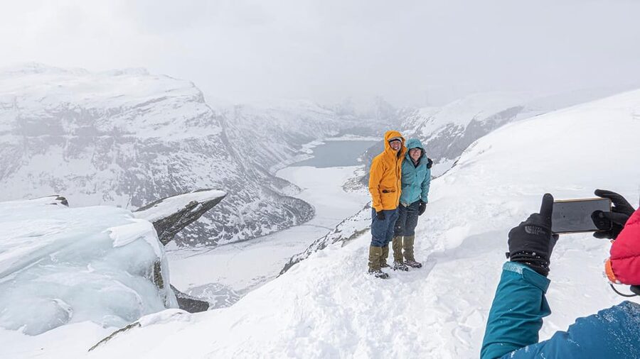 Odda: Trolltunga Winter Hike on Snowshoes - The 4-kilometer snowracer finale