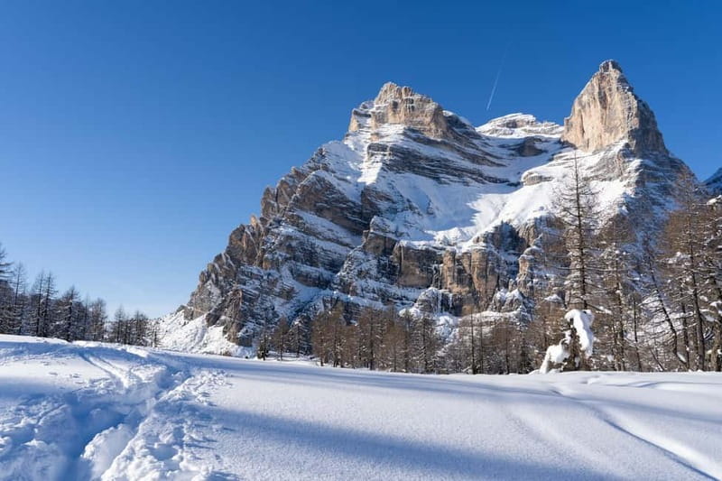One day hike with snowshoes to discover Dolomites - Learning to walk in snowshoes
