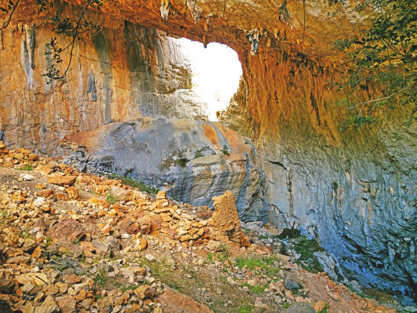 Orosei-Dorgali-Oliena: Hike to nuragic village of Tiscali - Entering the rocky cave at Tiscali