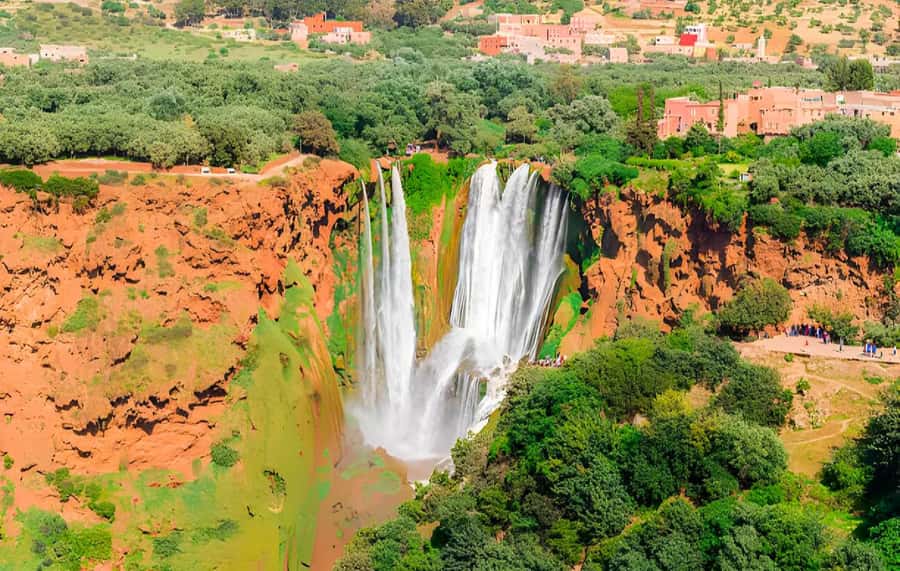 Ouzoud Waterfalls: Majestic Guided Hike and Adventure - The boat ride at pool level