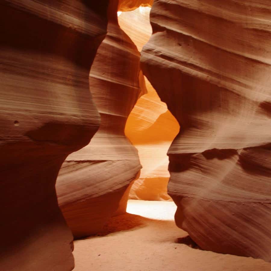 Page: Antelope Canyon X Hiking Tour with Photo Tour Option - Walking the 100 Meters to the Canyon Mouth