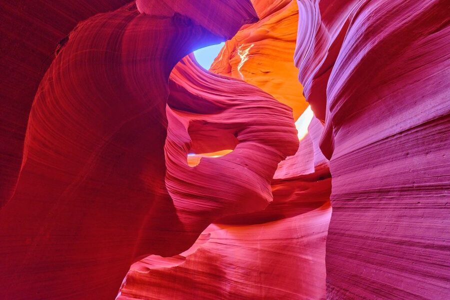Page: Lower Antelope Canyon Ticket and Guided Hiking Tour - Why Lower Antelope Canyon feels so different