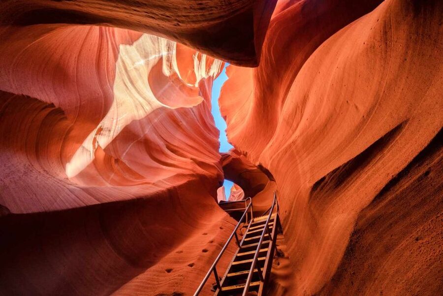 Page: Lower Antelope Canyon Ticket and Guided Hiking Tour - The 10-minute walk to the canyon entrance