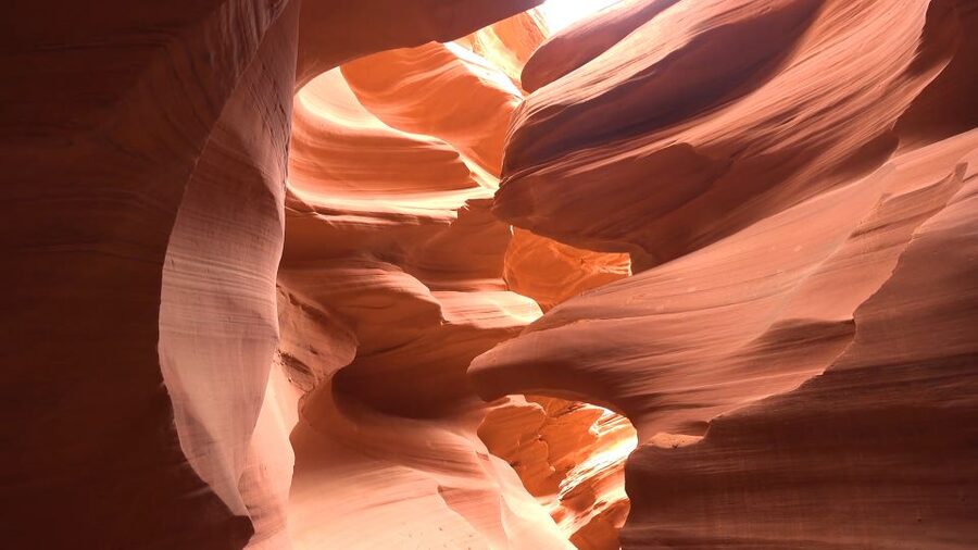 Page: Lower Antelope Canyon Ticket and Guided Hiking Tour - Getting better canyon photographs