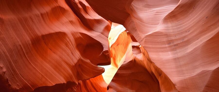 Page: Lower Antelope Canyon Ticket and Guided Hiking Tour - Crowds, timing, and the pace of the walk