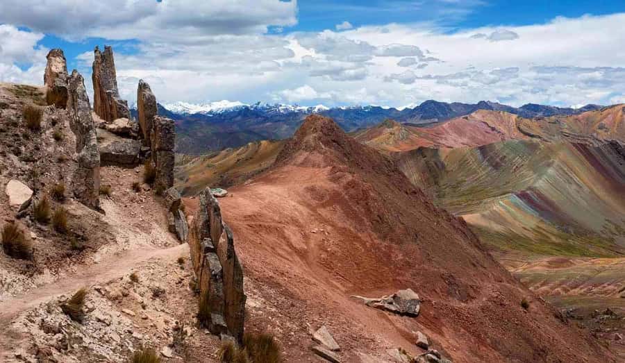 Palcoyo mountain hiking + stone forests - A two-hour hike through colorful high country