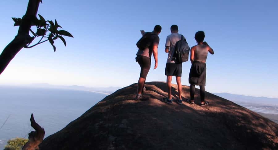 Pedra do Telégrafo Hike and Beach Full-Day Tour - Grumari or Prainha after the hike
