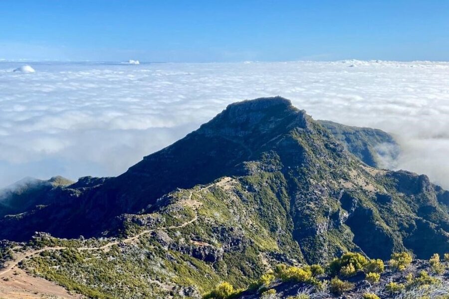 Pico Do Arieiro Pico Ruivo Sunrise or Morning Hike Transfers - What the transfer adds to the day
