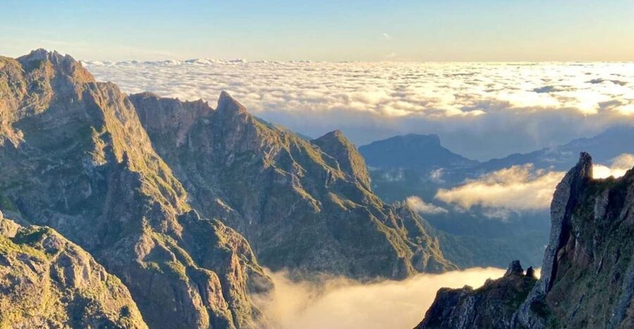 Pico Do Arieiro Pico Ruivo Sunrise or Morning Hike Transfers - The open section of PR1 and the famous stairway
