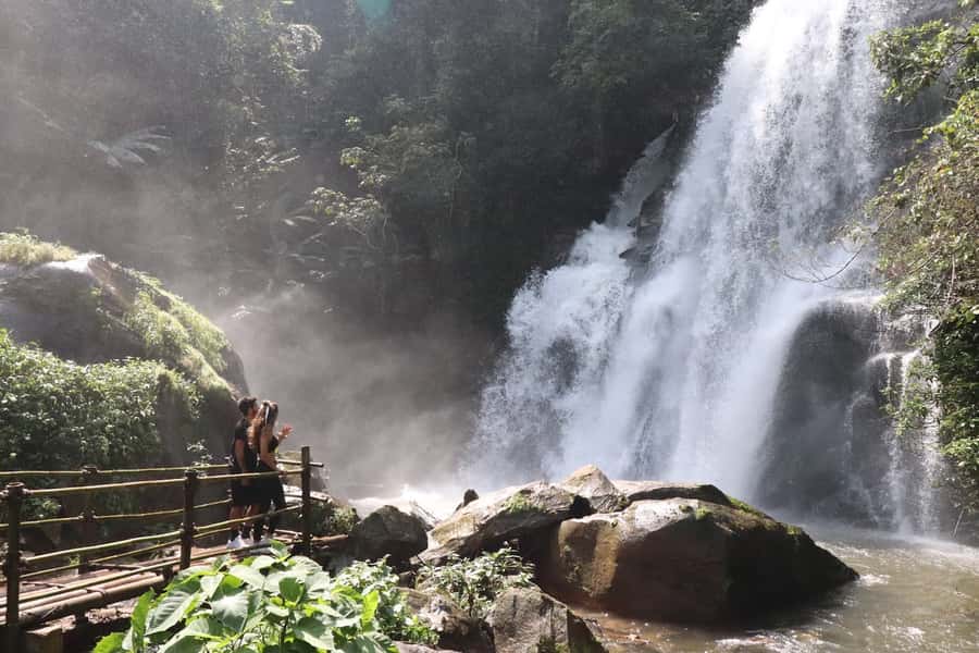 Private Doi Inthanon With Trekking Pha Dok Siew Nature Trail - Reaching the summit at 2,565 meters