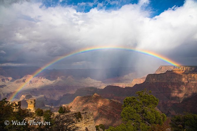 Private Grand Canyon Full Day Hike - An introductory viewpoint, then a closer look