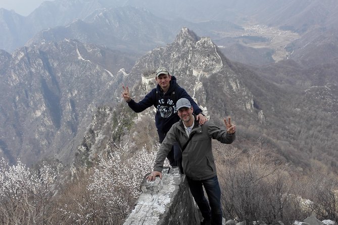 Private Great Wall Hiking from Jiankou to Mutianyu - The three-hour hike from ruins to restored stone