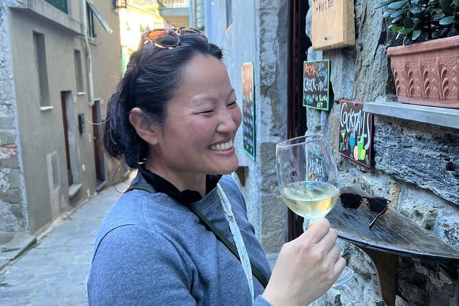 Private Guided Hiking Cinque Terre Day From Florence - The guide is the main value