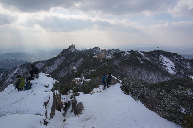 Private Hiking tour to Bukhansan Peak(Baegundae: 836.5m) with Mountain Expert - Lunch, water, and the practical rhythm of the day