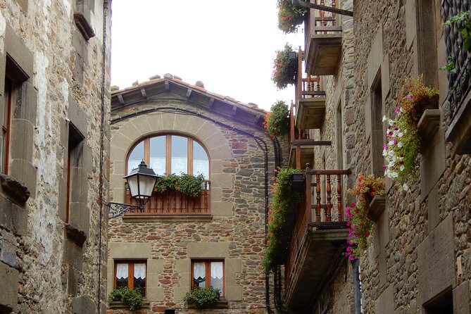 Private Pre-Pyrenees Medieval Village Hike from Barcelona - What the 2.5-hour hike is really like