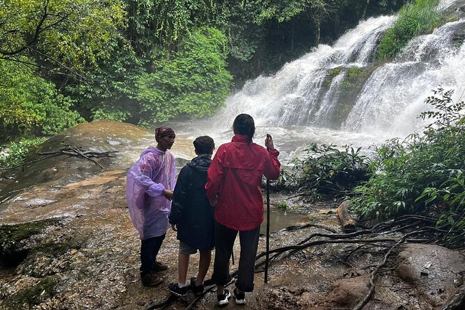 Private Tour to Doi Inthanon including Twins Pagodas and Hiking - The 1 hour 45 minute road to the mountain