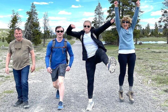 Private Yellowstone Tour: ICONIC Sites, Wildlife, Family Friendly Hikes + lunch - Why the early start matters in Yellowstone