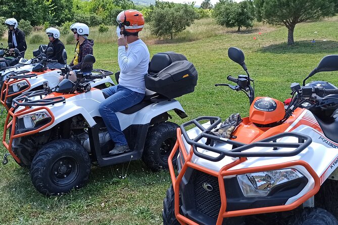 Quad hike 3h30 Vineyards of Dordogne - A pace that changes with your group