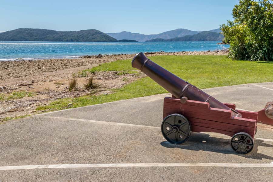 Queen Charlotte Track: Cruise & Self-Guided Hike from Picton - Ship Cove and the longer 17-kilometer walk