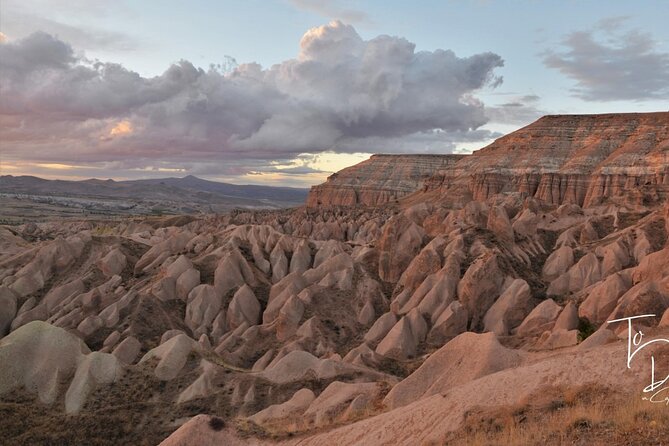 Red & Rose Valley Sunset Hiking Tour with a Trekking Dog "Oscar" - The 5 pm pickup and start in Göreme