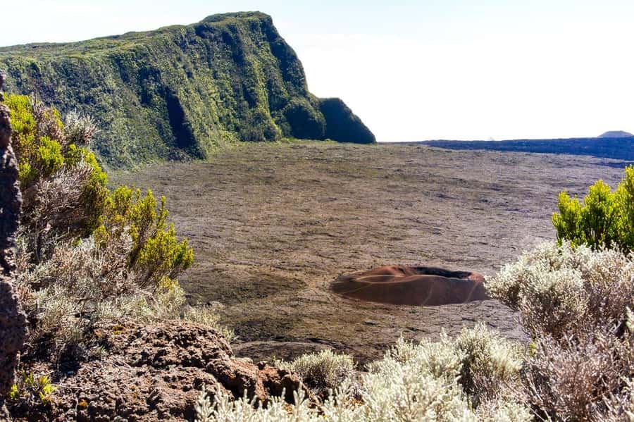 Réunion: Piton de la Fournaise Guided Volcano Hike - Starting at Pas de Bellecombe