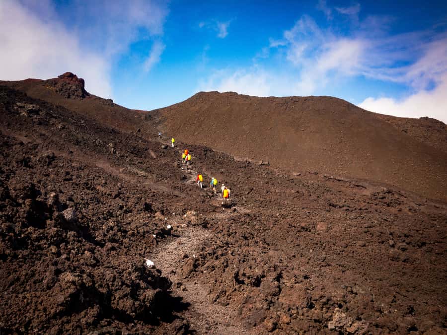 Réunion: Piton de la Fournaise Guided Volcano Hike - Climbing toward Dolomieu Crater