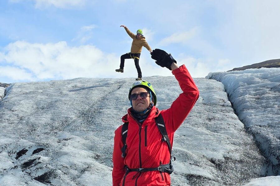 Reykjavik: Glacier Hike, Waterfalls and Black Sand Beach - The guide makes the long day work