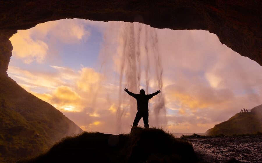 Reykjavík: Iconic Glacier Hike, South Coast & Waterfalls - The serious part of the day at Sólheimajökull