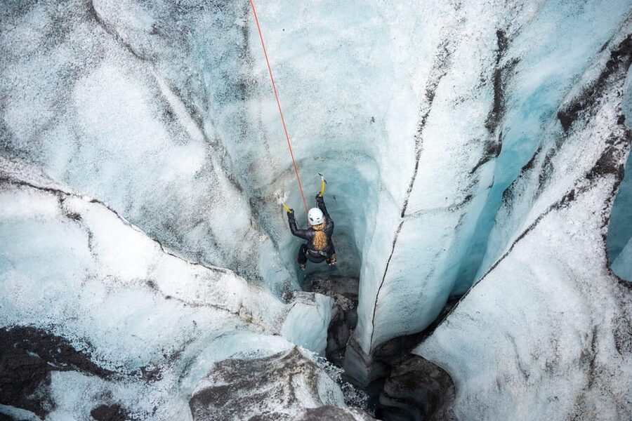 Reykjavík: Sólheimajökull Glacier Hike & Ice Climbing Intro - The guides make the difference