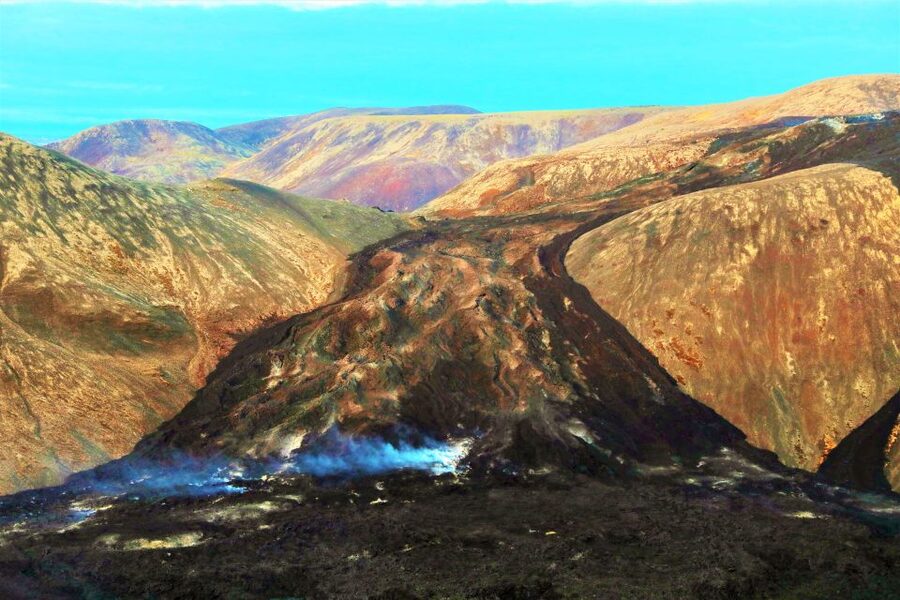 Reykjavík: Volcano Eruption Site and Reykjanes Hiking Tour - Gunnuhver Hot Springs and the smell of Iceland