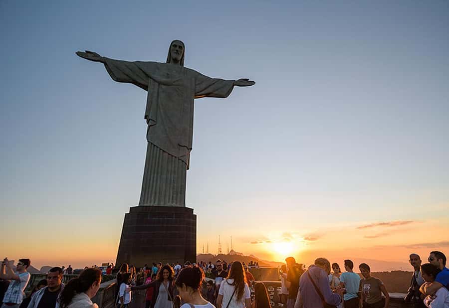 Rio de Janeiro: Christ the Redeemer Guided Hike - Guides, languages, and group size