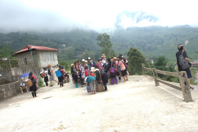 Sa Pa Full Day Trekking Tour - The return bus to Sapa