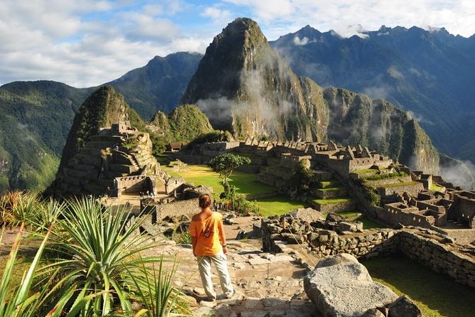 Salkantay 5-Day Trek To Machu Picchu - Day 4: The railway walk to Aguas Calientes