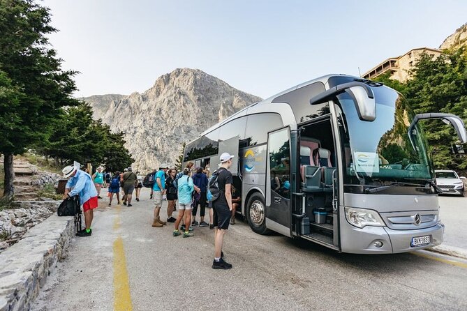 Samaria Gorge Trek: Full-Day Excursion from Chania with Guide - Omalos and the start of the descent