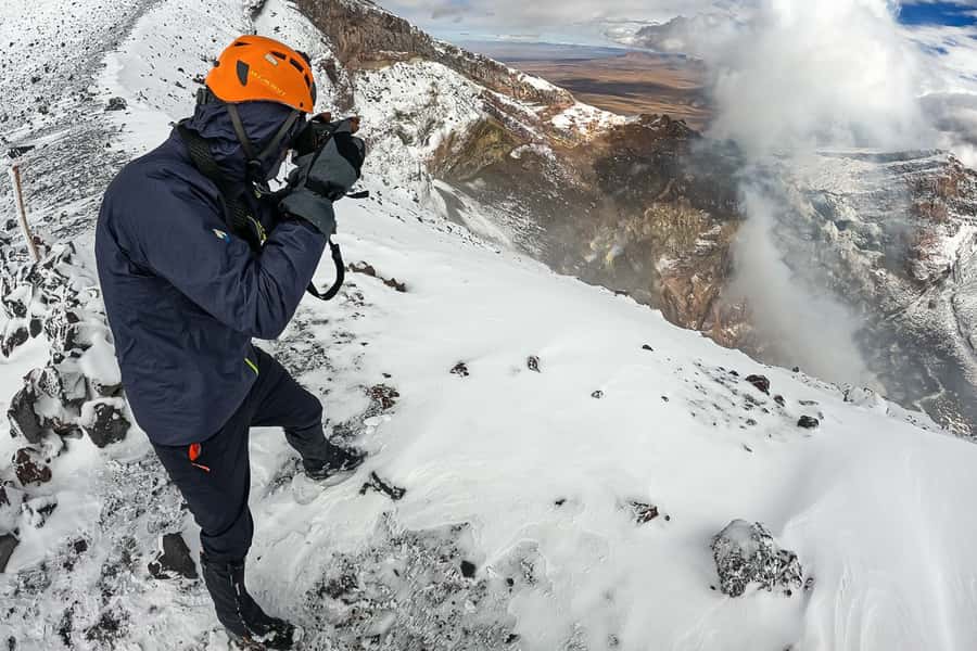 San Pedro de Atacama: Láscar Volcano Summit Hiking Day Trip - Key points to know before booking