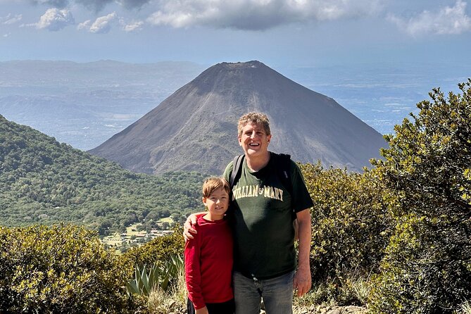 Santa Ana Volcano Tour: Beat the Crowds on an Early Morning Hike! - Reaching Santa Ana’s green crater lake