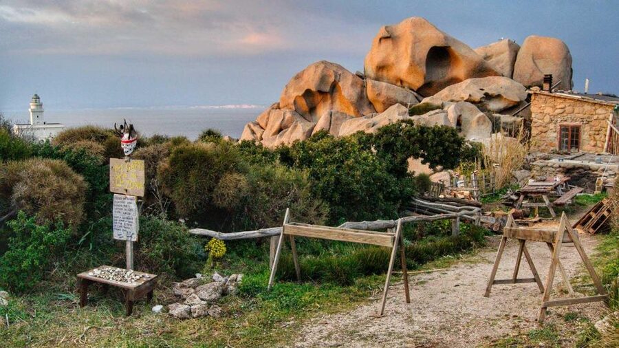 Santa Teresa Gallura: Valle della Luna hiking - What the guide adds to the experience