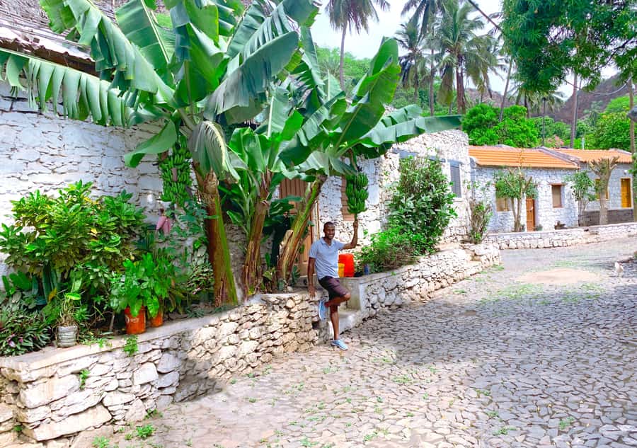 Santiago: Calabaceira Valley Trek & Visit to Cidade Velha - What the guide adds to the day