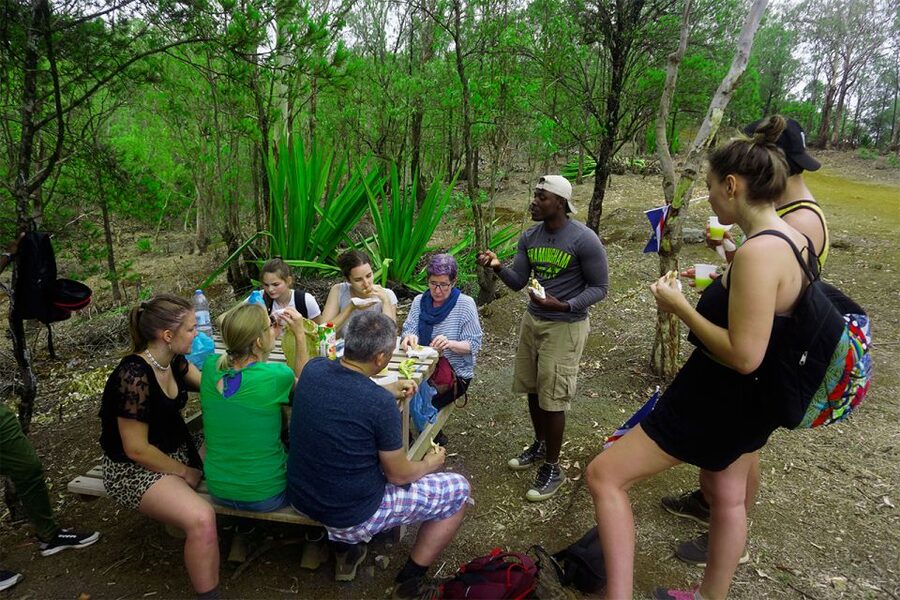 Santiago: Trek from Serra Malagueta to Rabelados Community - The long descent toward the Rabelados community