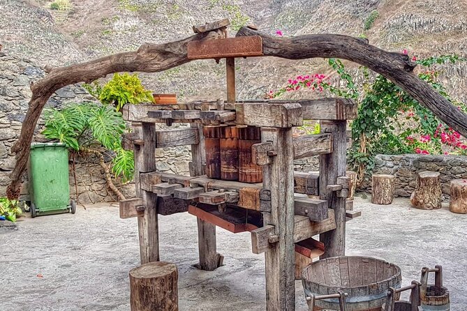 Santo Antão: Day Trip by Car or Trek - Cova Crater and Delgadinho Ridge