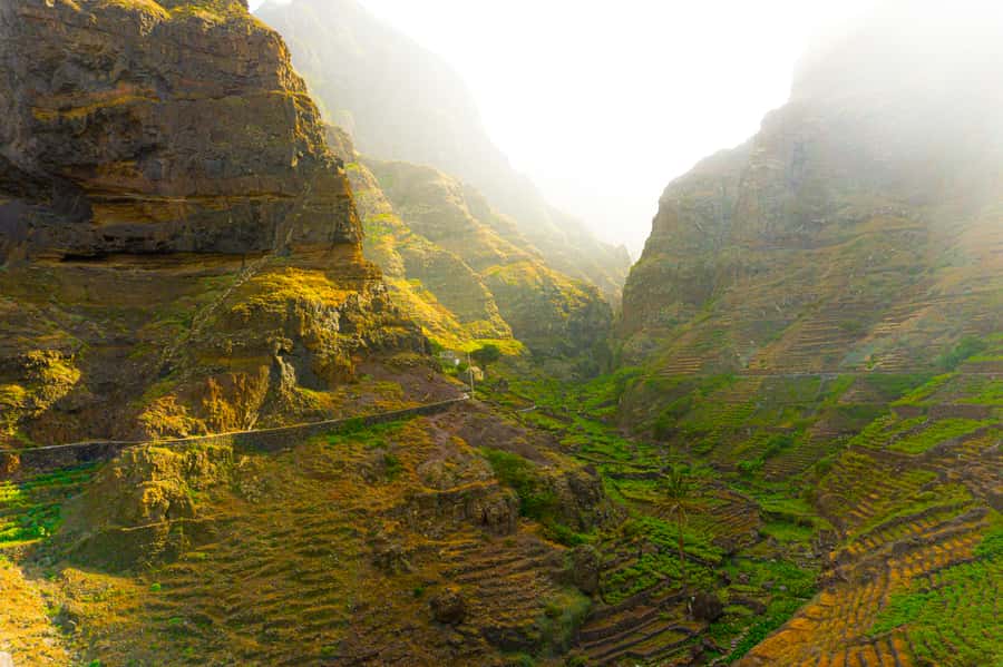 Santo Antão: Ponta do Sol & Fontainhas Guided Trip with Hike - Praia das Aranhas and the black-sand picnic