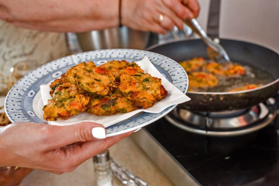 Santorini: Cooking Class and Easy Hike - A simple cooking class with a local chef