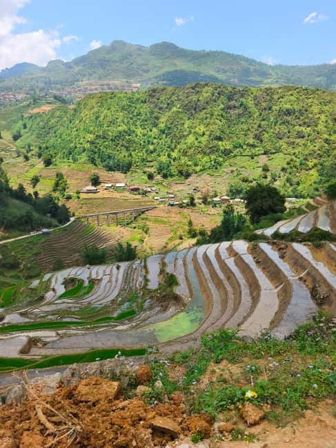 Sapa: 2-Day Local Guided Valley Trek with Night Homestay - Day two: Red Dao villages, bamboo forest, and Ta Van