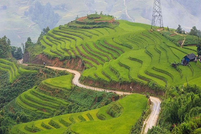 Sapa 3 Days 2 Nights Trekking Tour (1 Night In Ta Van Village, 1 Night In Hotel) - Guides can make or break the trek